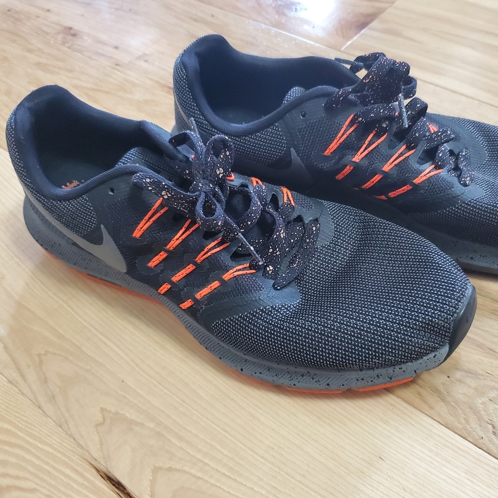 nike run swift se wolf grey
